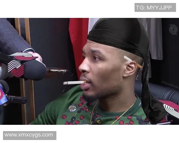 镜头捕捉：利拉德赛场小动作引发热议